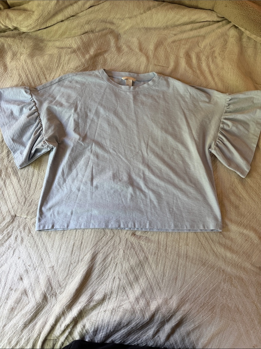 H&M Pale Blue Puff Sleeve Crop Tee size 12